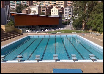 Natación para bebés Barcelona  Gimnasio con piscina - Aiguajoc
