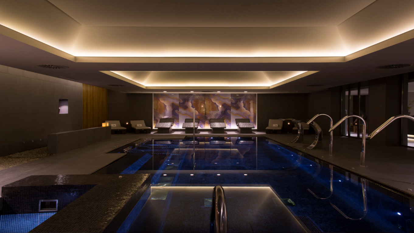 Oferta Centro SPA AT Hotel Crowne Plaza Barcelona - GymForLess