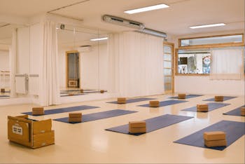 Casa del Moviment  - Danza & Yoga